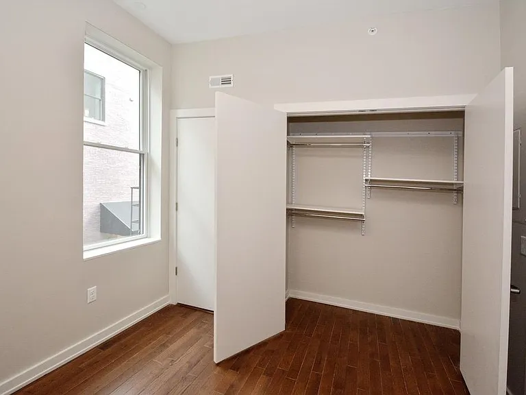 122 W 15th St #222 — Photo 14