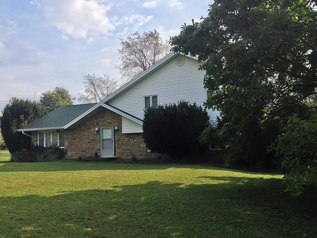 333 S Meadowbrook Dr photo 1
