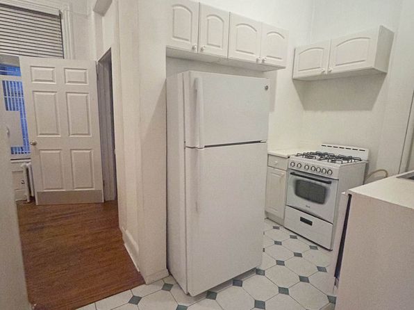 88 W 3rd St
