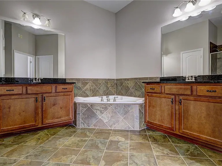 852 Red Hart Ln — Photo 16