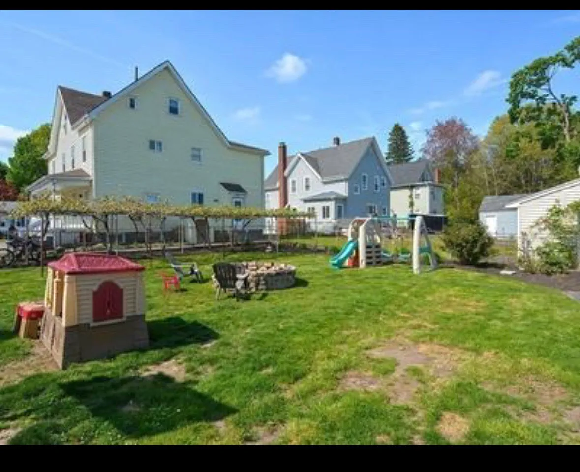 3 bed, 1140 sqft, $2,700 — Photo 3