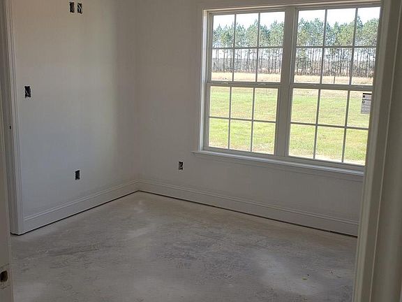 4th image of 152 Station Dr