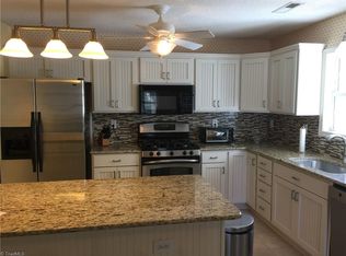 1828 Harper Spring Dr, Clemmons, NC 27012