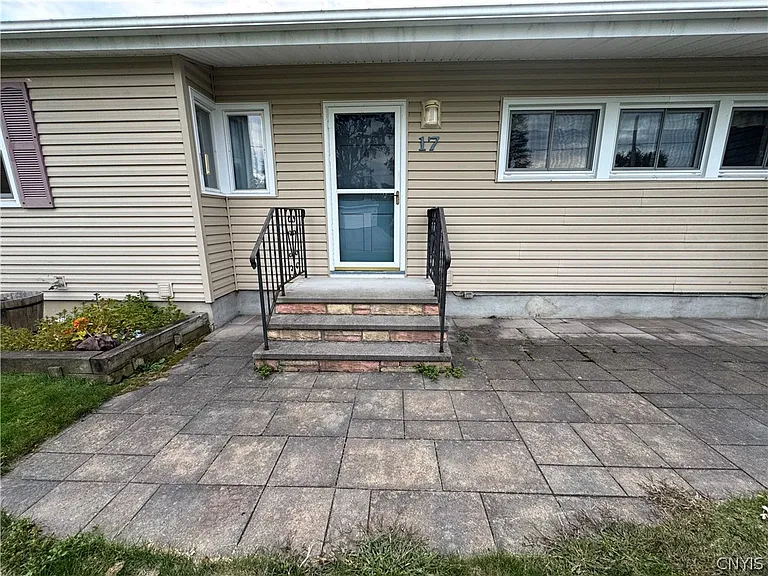 17 Gooseberry Ln — Photo 3