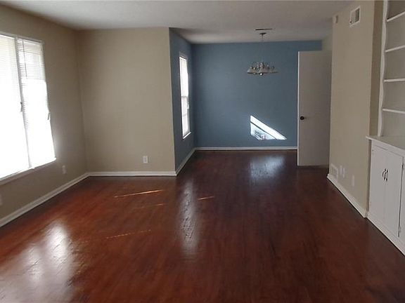 4th image of 6403 Forest Hill Dr