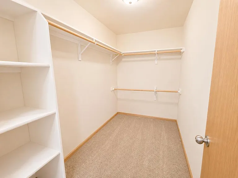 4000 McKenzie Dr SE — Photo 8