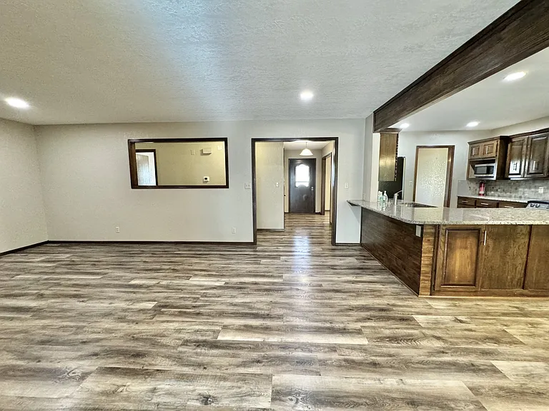 1414 Quail Creek Dr — Photo 5