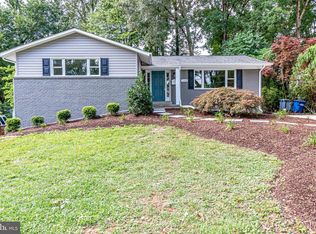 7005 Roundtree Rd, Falls Church, VA 22042