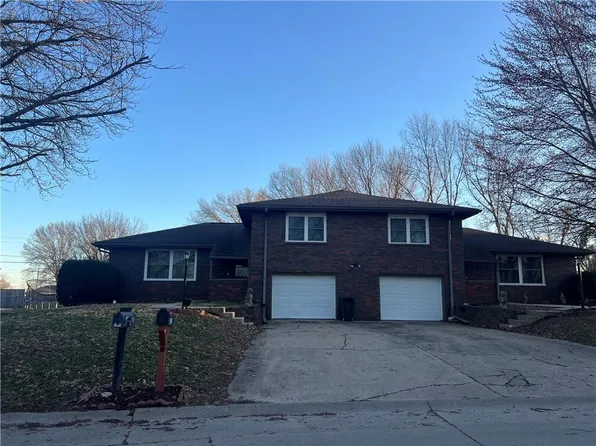 5114-16 Senior Dr, Saint Joseph, MO 64506