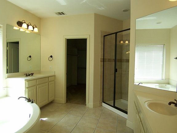 5th image of 3299 Overhill Dr