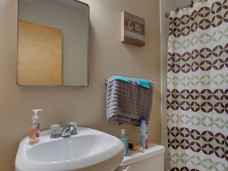 Linden Street Apartments — Photo 10