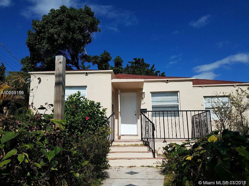 2nd image of 1111 SW 13th St