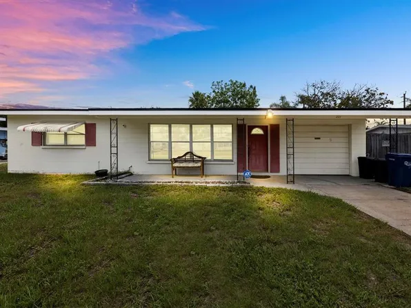221 60th St W, Bradenton, FL 34209