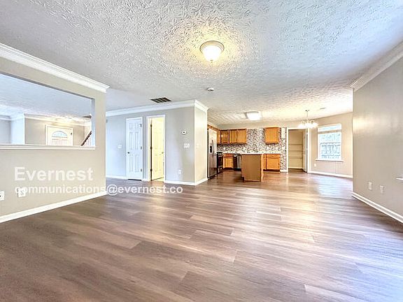 4th image of 520 Kensington Park Dr