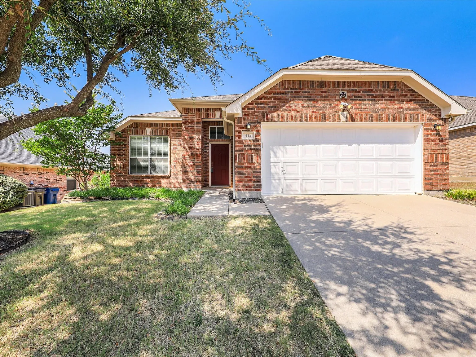 3 bed, 1847 sqft, $2,300 — Photo 1
