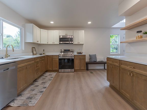 4th image of 1440 E Shady Lane Way