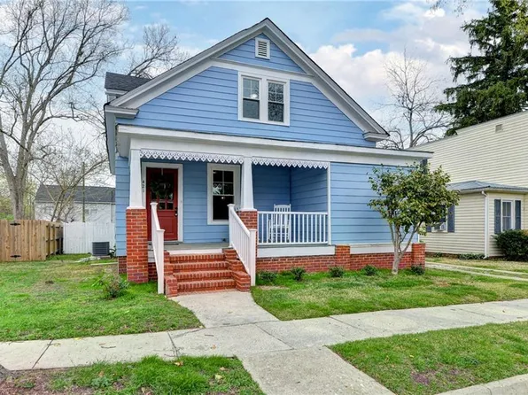 421 2nd St, West Point, VA 23181