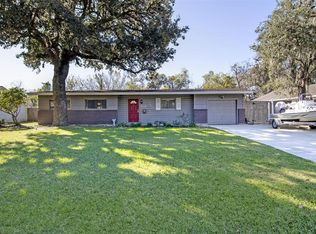 616 Magnolia St, Lake Jackson, TX 77566