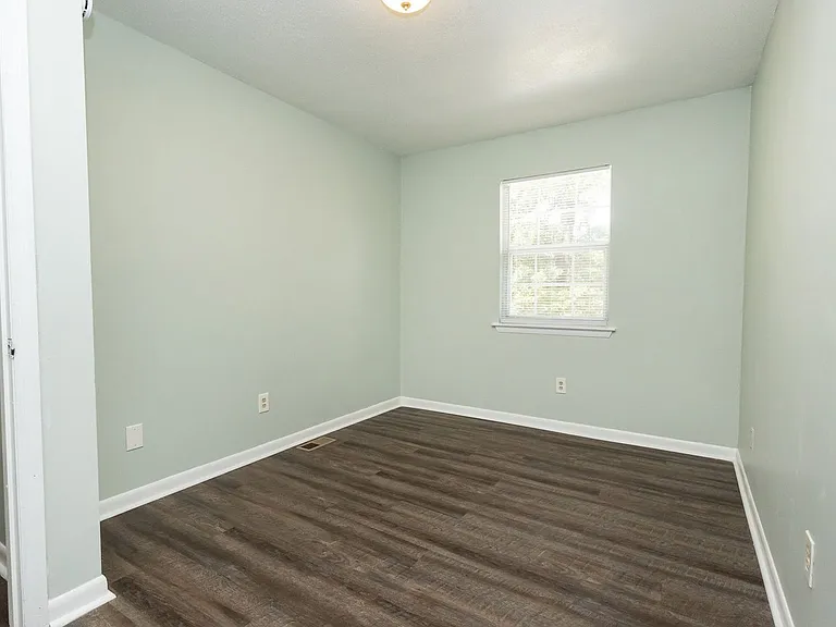 411 Booth Rd #413 — Photo 13