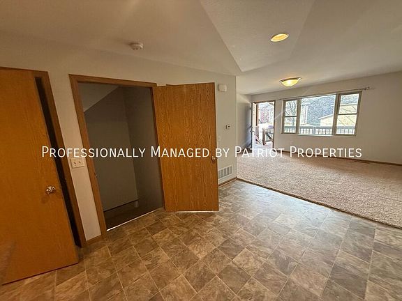 5th image of 819 Hawkeye Dr
