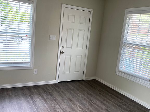 4th image of 2812 Ennis Ave #A