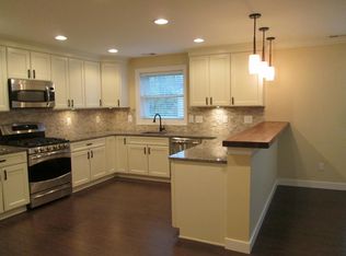 3 Riverside Dr, Clinton, NJ 08809