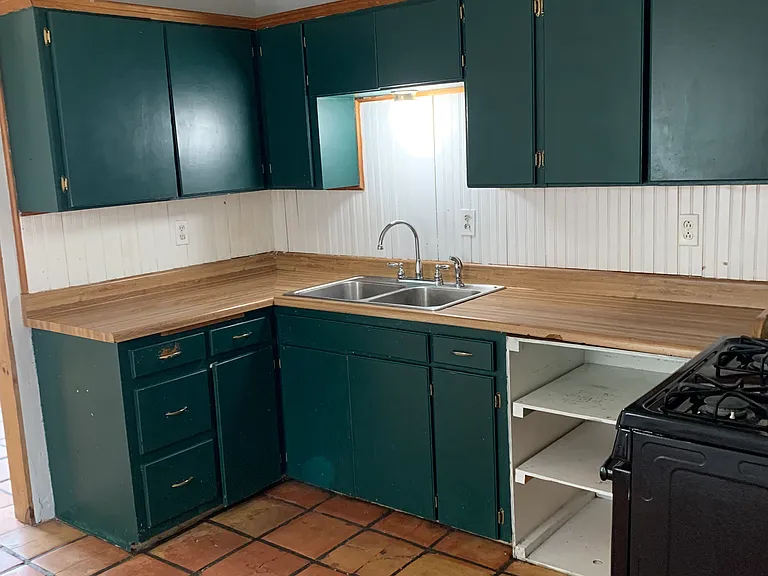 2715 S Highland St — Photo 3