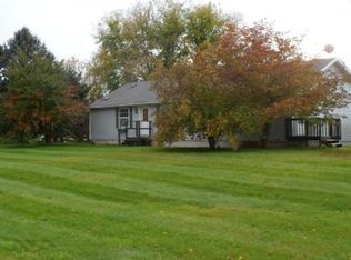 6825 N Whites Bridge Rd, Belding, MI 48809