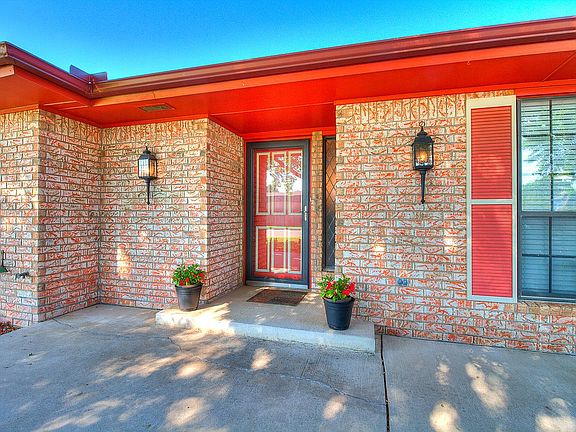 3rd image of 10117 Casa Linda