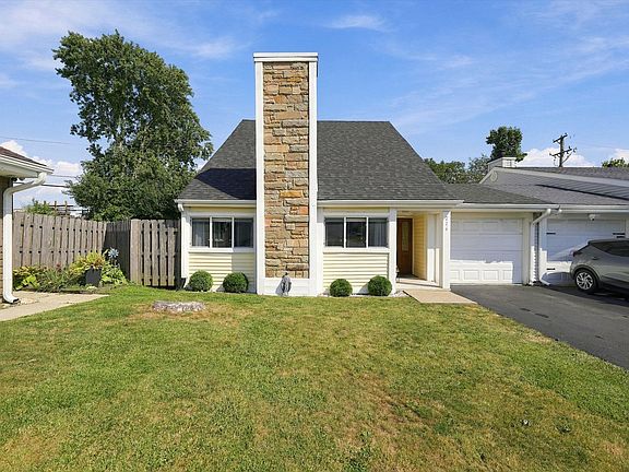3rd image of 216 Robbin Dr