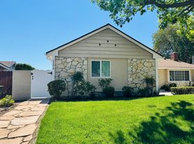 23618 Balmoral Ln, West Hills, CA