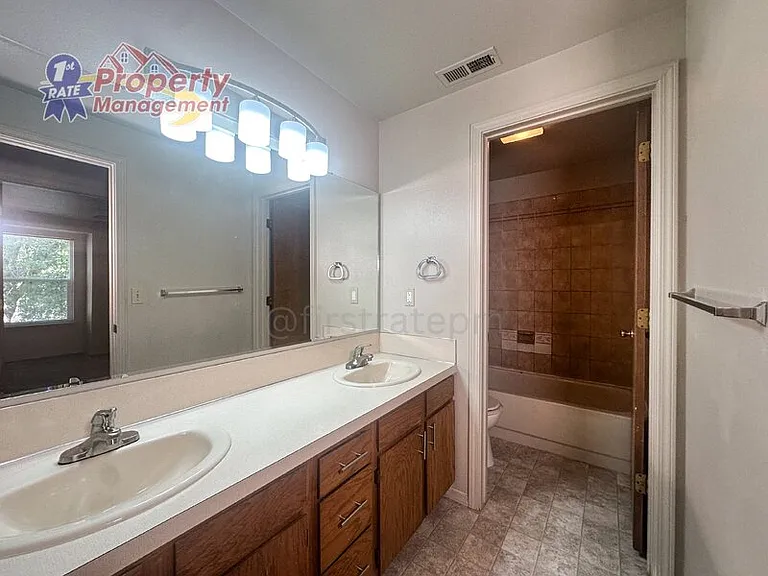 2899 W Malad St — Photo 11