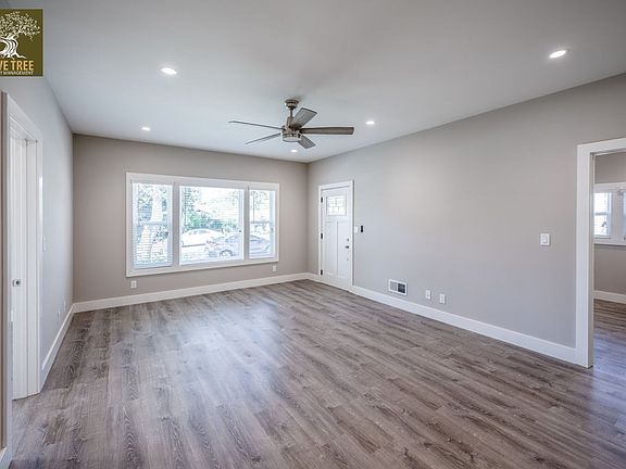 5th image of 160-164 N Myrtle Ave #160