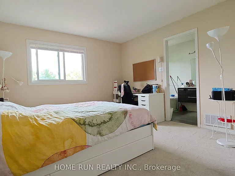 152 Thornbury Cres — Photo 21