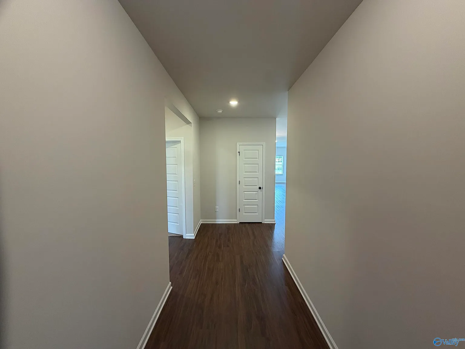 3 bed, 2.0 bath, 1701 sqft, $2,000 — Photo 3