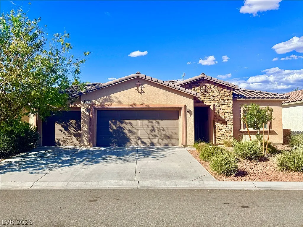 2 bed, 2.0 bath, 1533 sqft, $2,000 — Photo 1