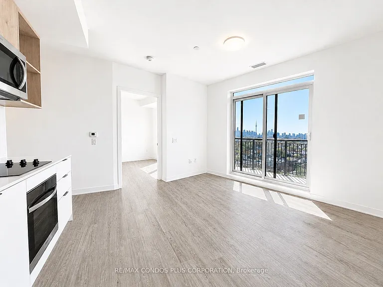 1185 Dupont St #1019 — Photo 13
