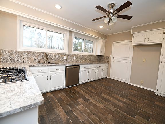 4th image of 1715 Bayou Black Dr