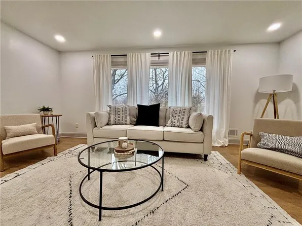 7505 Harvard Ave, Raytown, MO 64138