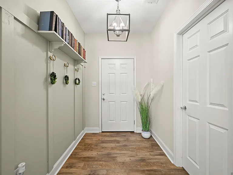 18656 Magnolia Est — Photo 6