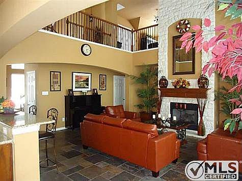 5th image of 1025 Hosington Dr