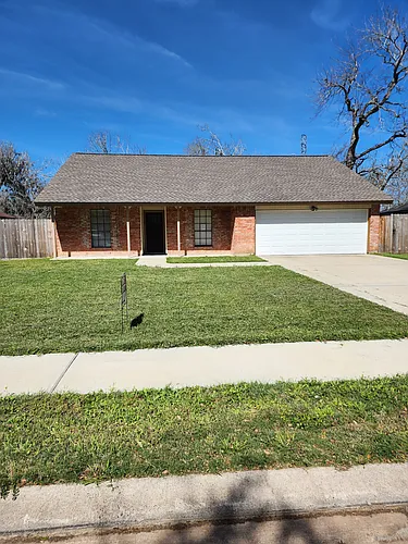112 Cottonwood St Photo 1