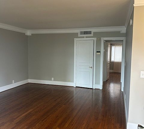 3rd image of 3909 Whitland Ave APT 205