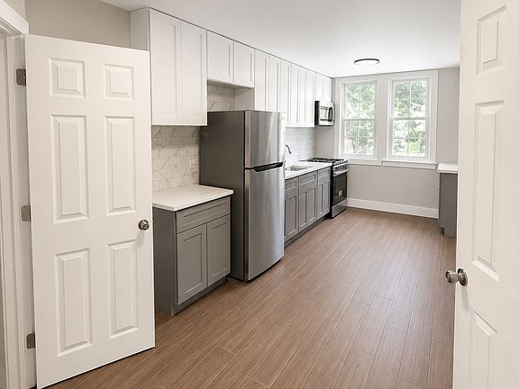 2nd image of 4011 Gilham St