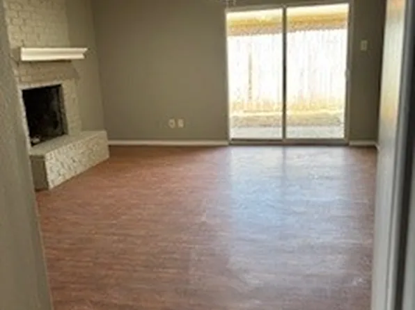 304 N Nolan River Rd APT B, Cleburne, TX 76033