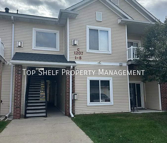1207 NE 5th Ln #4 — Photo 1