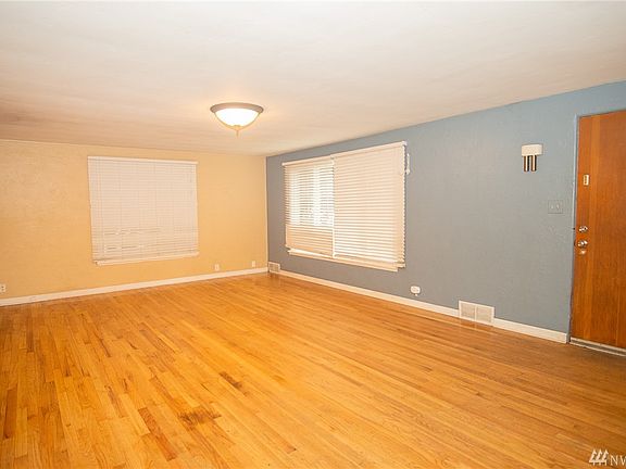 4th image of 514 Ellinor Ave