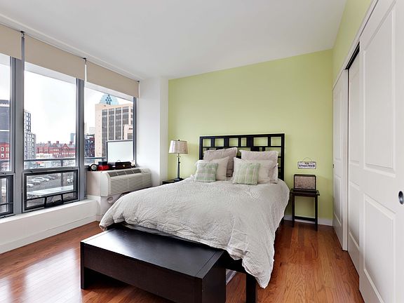 5th image of 4815 11th St APT 3G