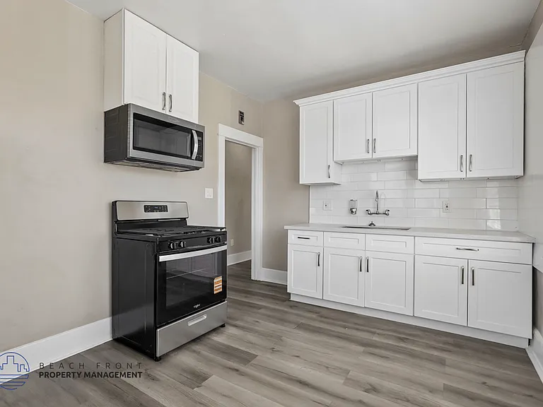 1141 Pine Ave — Photo 33