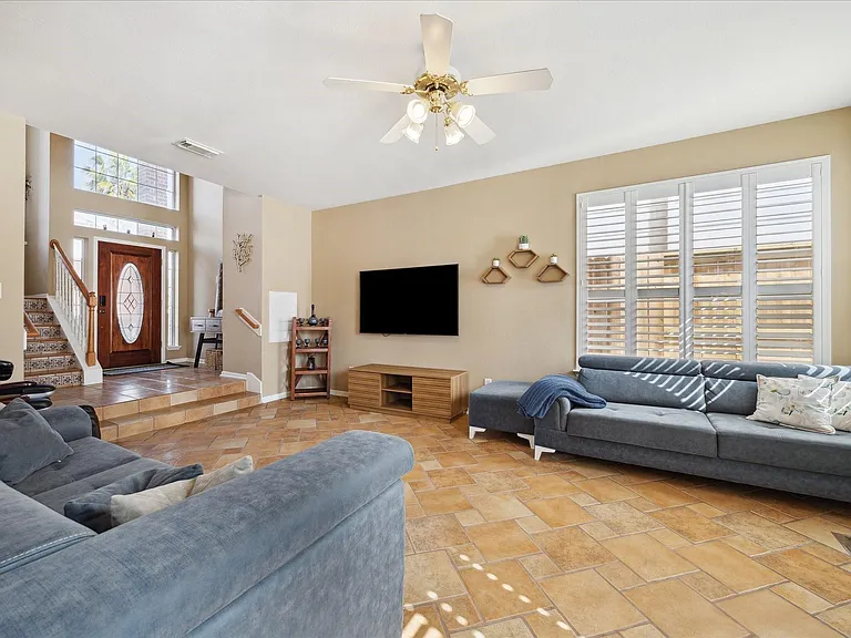 11215 Royce Palms Dr — Photo 10